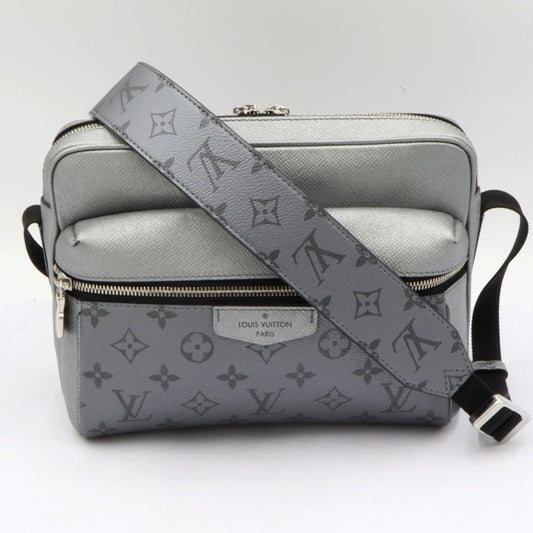 ルイヴィトン（LOUIS VUITTON)　アウトドアメッセンジャー　M30830　タイガラマ　W26cm・H20cm・D10.5cm　ショルダーバッグ　メンズ（中古）