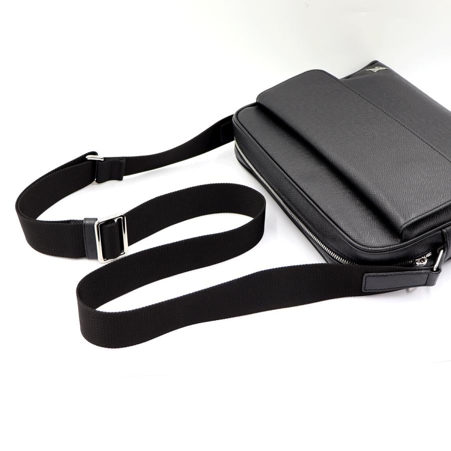 ルイヴィトン（LOUIS VUITTON）タイガ　アレックス メッセンジャー　M30260　ショルダーバッグ　斜め掛け　メンズ（中古）