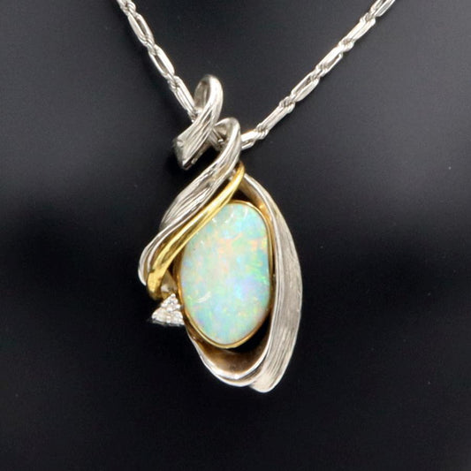 Pt850/Pt900/K18オパールペンダントネックレス　OP3.84ct　ネックレス長さ49cm　重量17.64ｇ(石の重量含む)（中古）