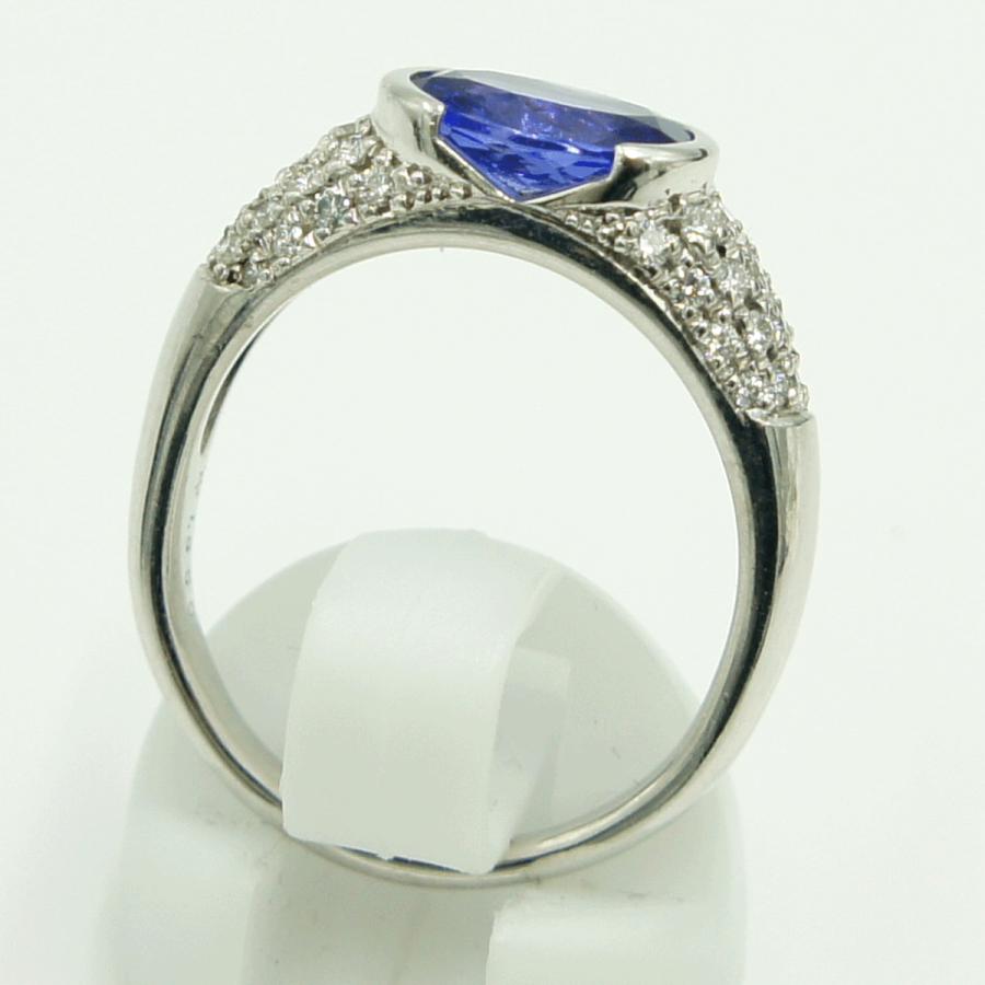 Pt900タンザナイトダイヤモンドリング　T1.85ct　D.0.364ct　リングサイズ15号　重量8.46ｇ(石の重量含む)　レディース（中古）