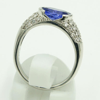 Pt900タンザナイトダイヤモンドリング　T1.85ct　D.0.364ct　リングサイズ15号　重量8.46ｇ(石の重量含む)　レディース（中古）