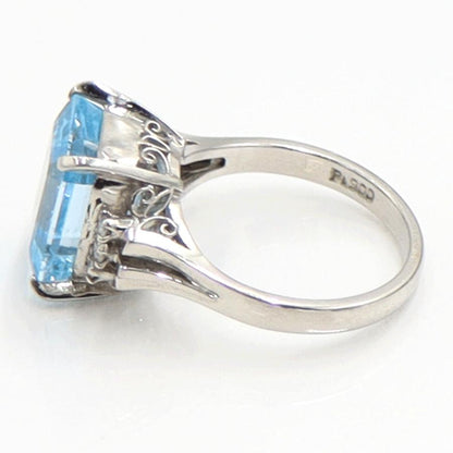 Pt900ブルートパーズダイヤモンドリング　BT7.01ct　D0.10ct　リングサイズ11号　重量7.42ｇ(石の重量含む)　レディース（中古）