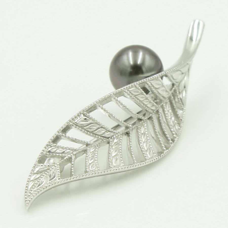 ミキモト（MIKIMOTO） K18パールブローチ　「リーフ」　9.5ｍｍ　10.40ｇ(真珠の重さ含む)　レディース（中古）