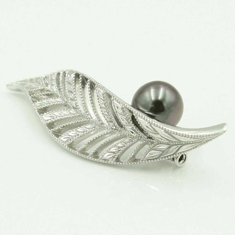 ミキモト（MIKIMOTO） K18パールブローチ　「リーフ」　9.5ｍｍ　10.40ｇ(真珠の重さ含む)　レディース（中古）