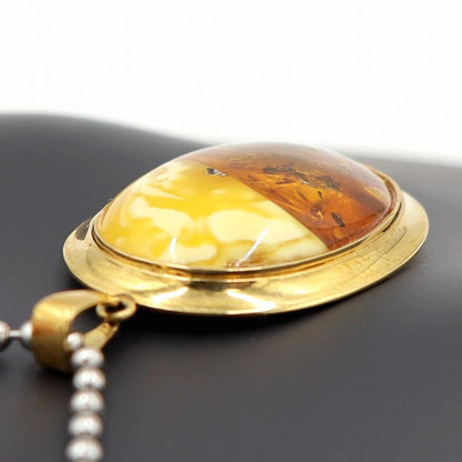 K18枠コハクペンダント　虫入りコハク　重量4.34ｇ(石の重量含む)　レディース（中古）