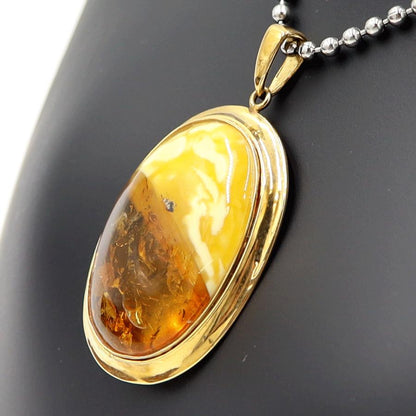 K18枠コハクペンダント　虫入りコハク　重量4.34ｇ(石の重量含む)　レディース（中古）