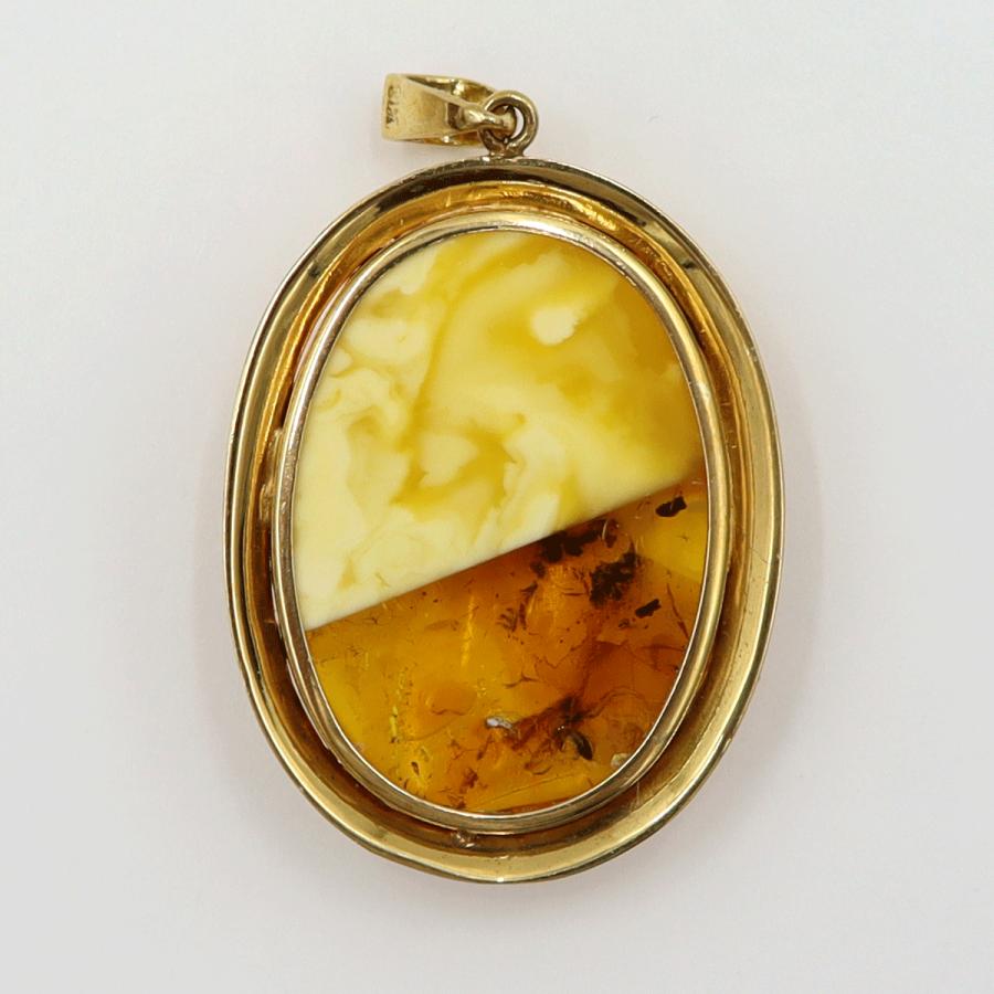 K18枠コハクペンダント　虫入りコハク　重量4.34ｇ(石の重量含む)　レディース（中古）