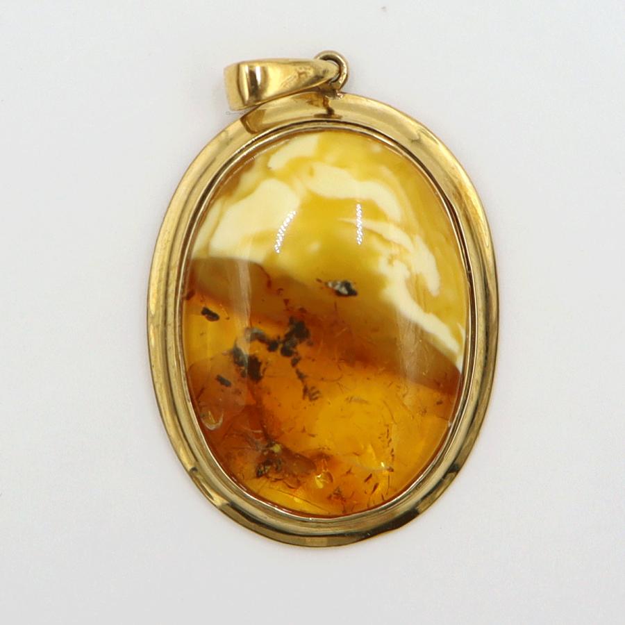 K18枠コハクペンダント　虫入りコハク　重量4.34ｇ(石の重量含む)　レディース（中古）