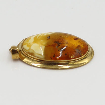 K18枠コハクペンダント　虫入りコハク　重量4.34ｇ(石の重量含む)　レディース（中古）