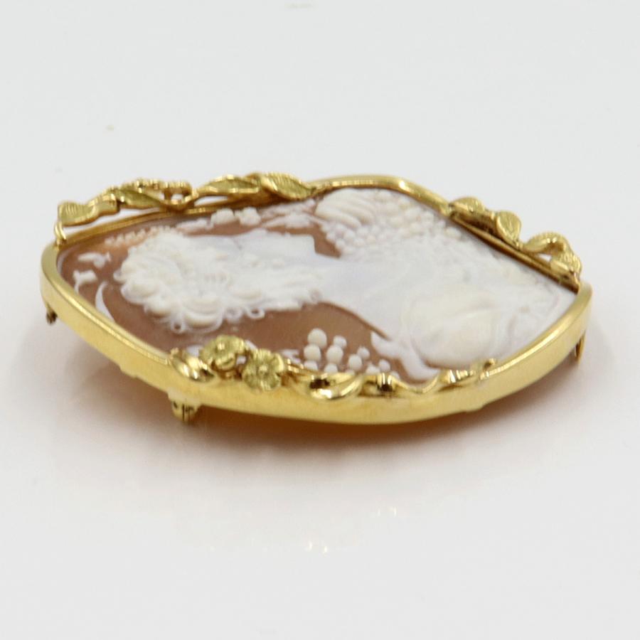 K18シェルカメオブローチ　重量16.65ｇ(石の重量含む)　ペンダントトップ　レディース（中古）