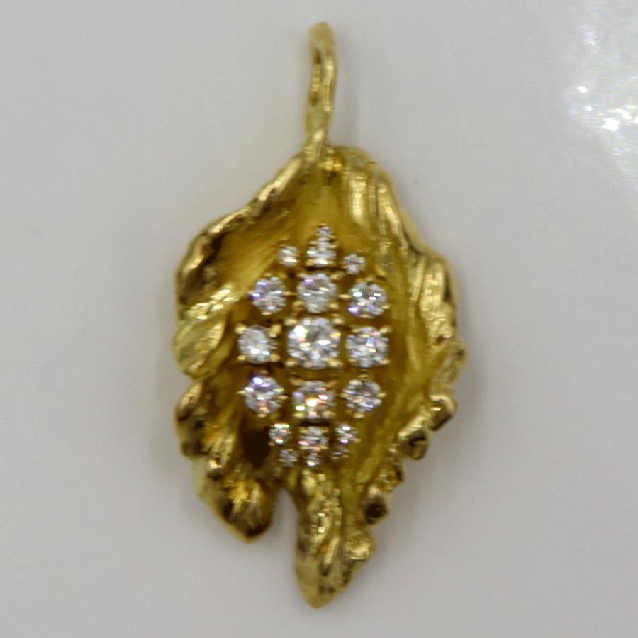 岩倉康二(イワクラ コウジ) K18ダイヤモンドペンダントトップ　D1.60ct　サイズ縦49.3mm・横25.0mm　重量19.38ｇ　レディース（中古）