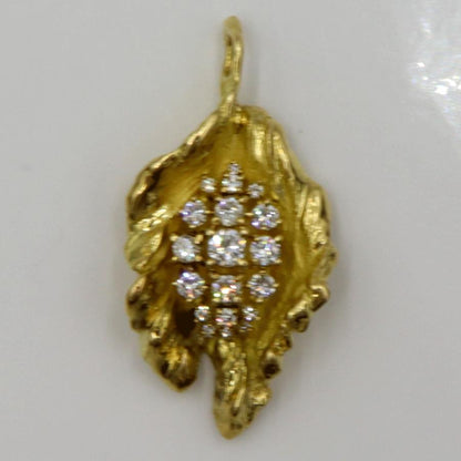 岩倉康二(イワクラ コウジ) K18ダイヤモンドペンダントトップ　D1.60ct　サイズ縦49.3mm・横25.0mm　重量19.38ｇ　レディース（中古）