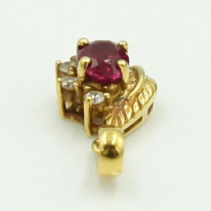 K18ルビーダイヤモンドペンダントトップ　重量0.94ｇ(石の重量含む)　レディース（中古）