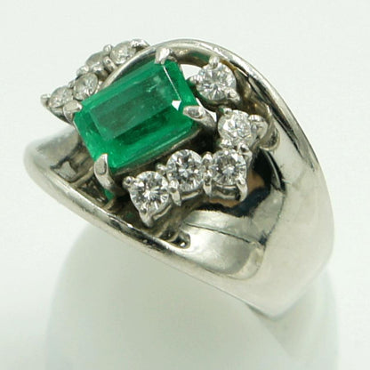 Pt900エメラルドダイヤリング　E1.33ct　D.0.35ct　リングサイズ11号　重量16.88ｇ(石の重量含む)　レディース（中古）