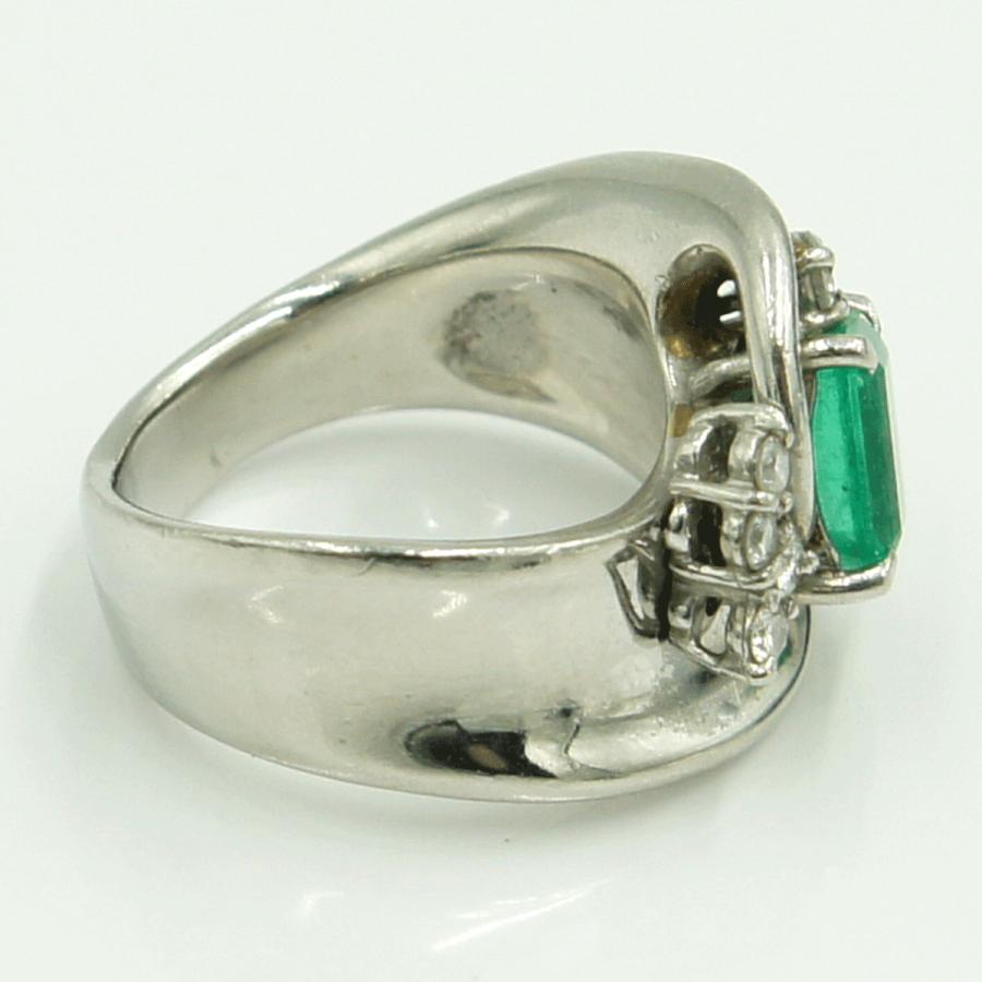 Pt900エメラルドダイヤリング　E1.33ct　D.0.35ct　リングサイズ11号　重量16.88ｇ(石の重量含む)　レディース（中古）