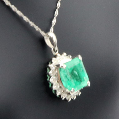 Pt900/850エメラルドネックレス　E4.245ct　D0.50ct　ネックレス長さ42cm　重量6.95ｇ(石の重量含む)（中古）