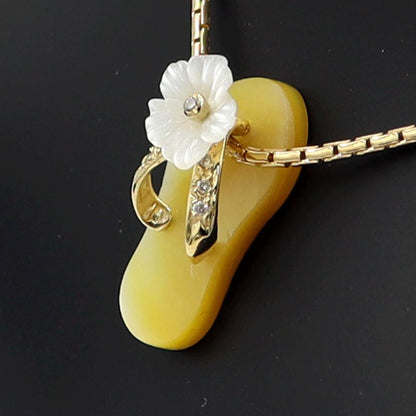 K18白蝶貝ペンダントネックレス 「サンダル」　重さ：7.03g(石の重量含む) レディース(中古)