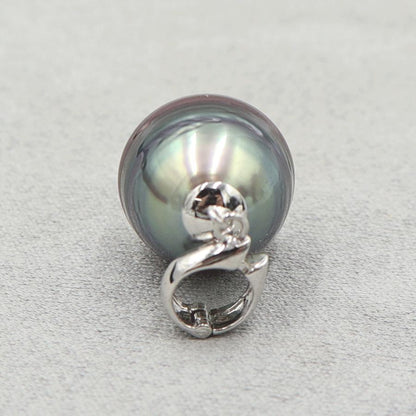 K14WGクロチョウペンダントトップ　重量4.64ｇ(石の重量含む)(中古)