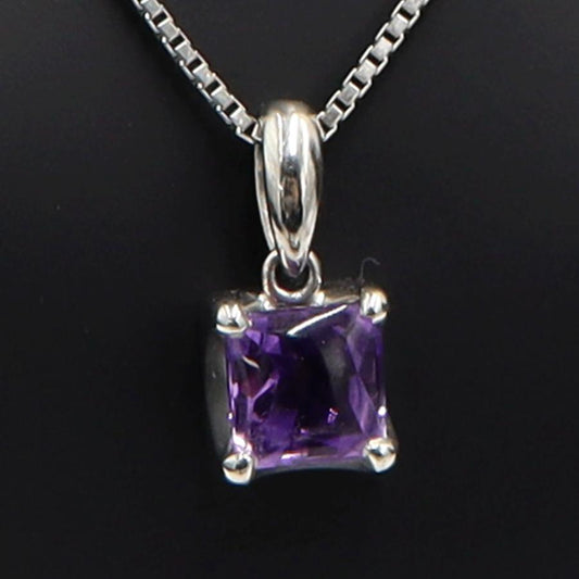 Pt900/Pt850アメジストネックレス　A1.56ct　ネックレス長さ約40cm　重量7.97ｇ(石の重量含む) レディース（中古）
