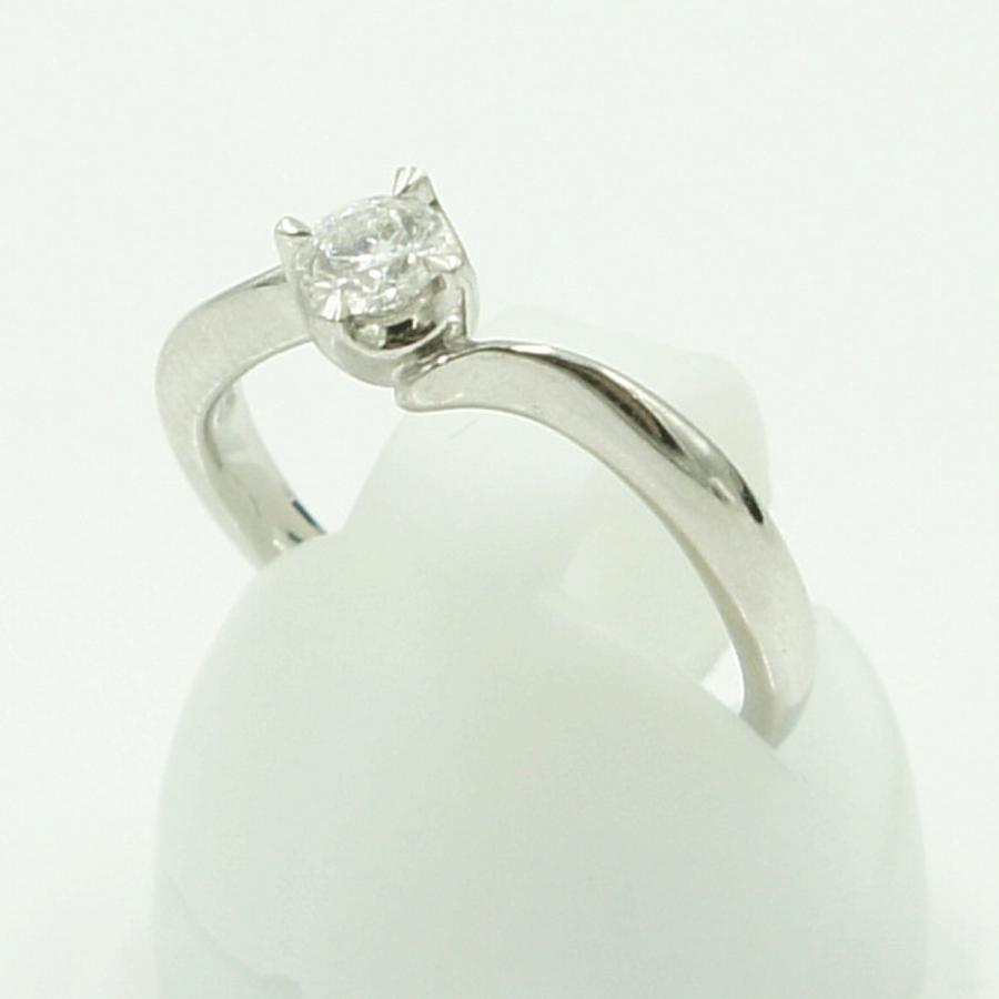 ヨンドシー(４℃)　Pt950ダイヤモンドリング　D0.212ct　リングサイズ8号　重量3.88ｇ(石の重力含む)　レディース（中古）