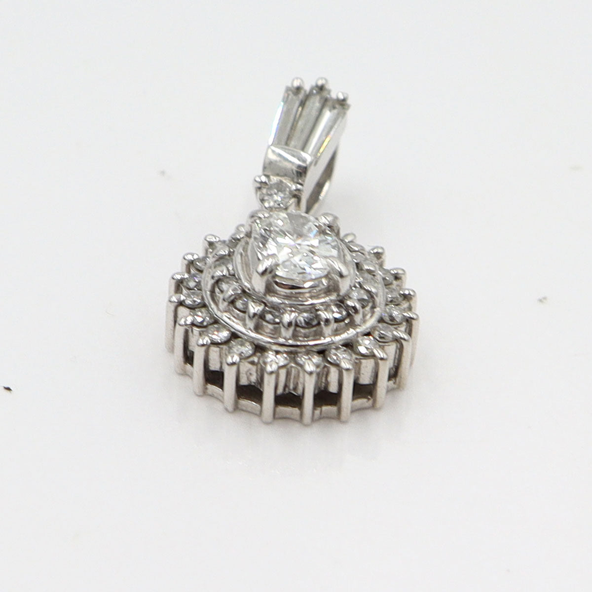 Pt900ダイヤモンドペンダントトップ　D0.33ct　D0.39ct　重量3.80g(石の重量含む)　レディース(中古)