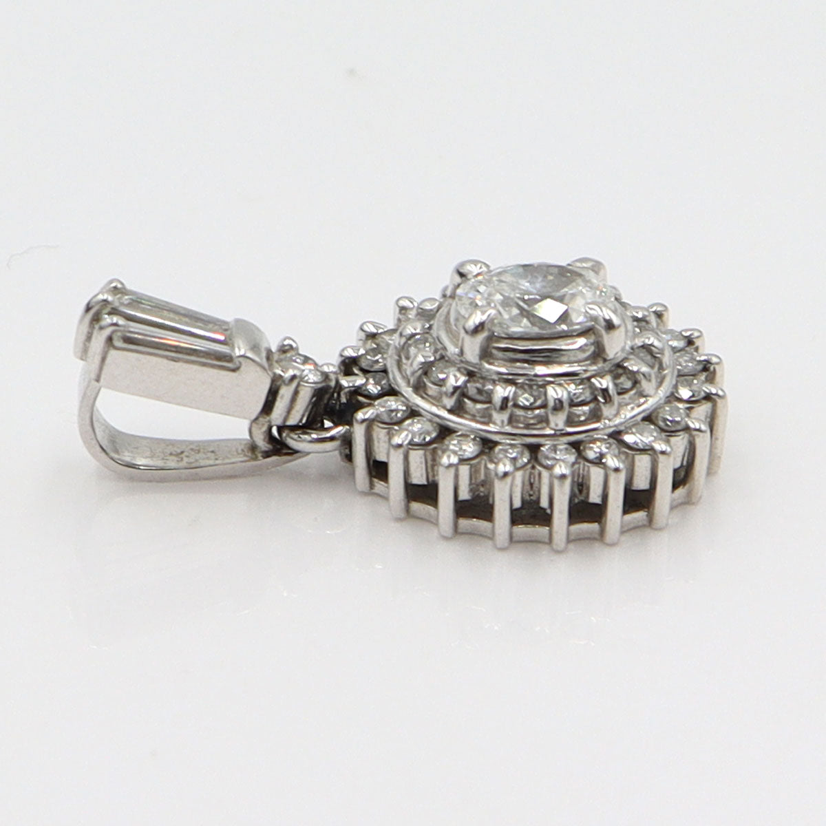 Pt900ダイヤモンドペンダントトップ　D0.33ct　D0.39ct　重量3.80g(石の重量含む)　レディース(中古)