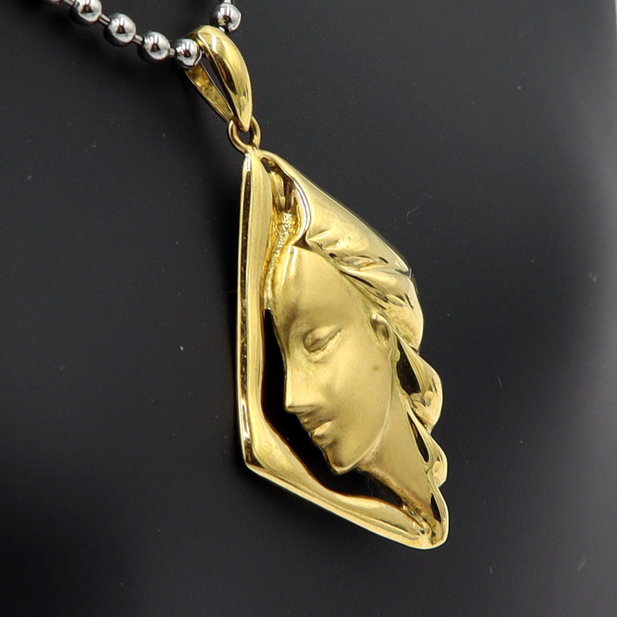 K18デザインペンダントトップ「女性・横顔」　重量3.73ｇ　レディース(中古)